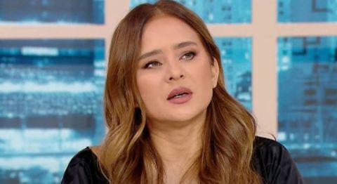 نيللي كريم ترد على الفنانة انتصار: (بتاعة الباليه مش ماشية في الشارع!)