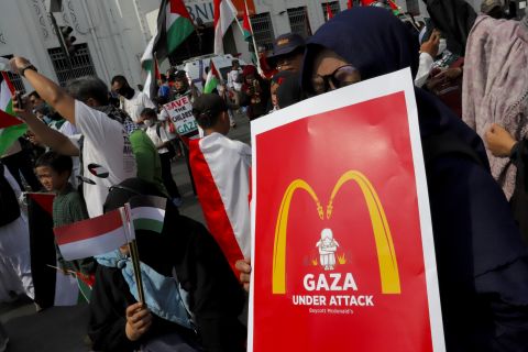 McDonald's reveals losses caused by Middle East boycott for second quarter in a row