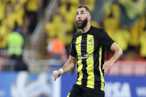 أطاح ببنزيما ورقص على جثث اللاعبين!! تصريحات مثيرة من البكيري عن الساطي بعد العقوبة
