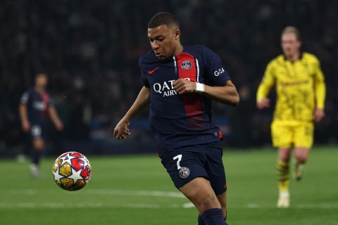 أسطورة فرنسا ينصح مبابي: أموال السعودية أفضل من ريال مدريد