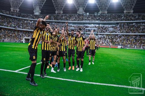 بعد التألق الكبير |  نجم العميد الأسبق يتلقى عروض نارية من دوري روشن السعودي