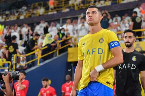 بعد توديع بطولات الموسم!! هل يرفض رونالدو تجديد عقده مع النصر السعودي؟!