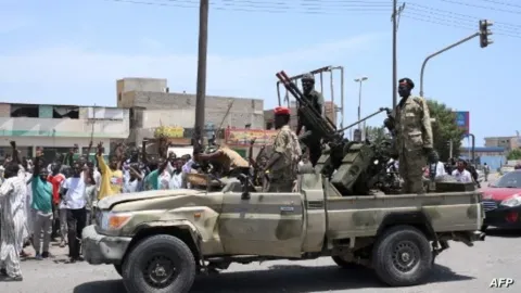 لماذا رفضت الحكومة السودانية مباحثات جدة ورحبت بمؤتمر القاهرة؟