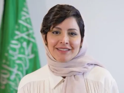 الأميرة هيفاء آل مقرن تثير 