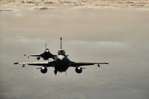 مقاتلات F-16 في أوكرانيا قريبا: تحذيرات روسية وتوقعات غربية