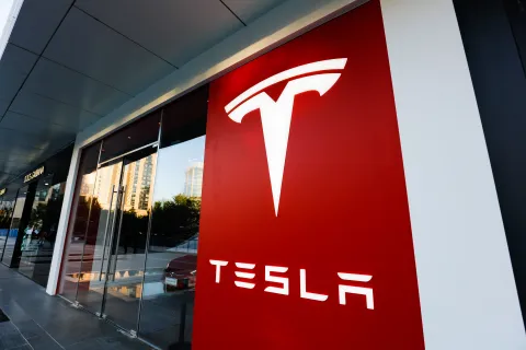 Elon Musk wants to hire laid off Tesla employees back now