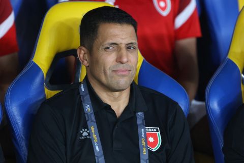 رسميا: عموتة يرحل عن تدريب منتخب الأردن