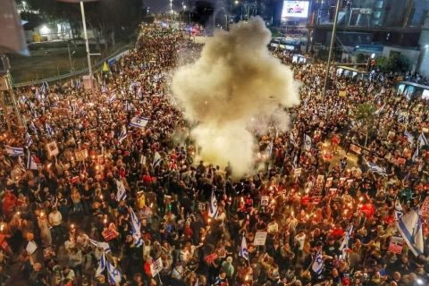 غانتس ينسحب من حكومة الاحتلال الإسرائيلي ويهاجم نتنياهو