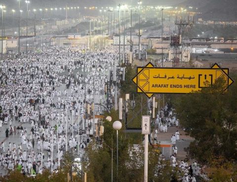 صور..حجاج بيت اللّه يتجهون لصعيد عرفات لأداء أعظم أركان الحج