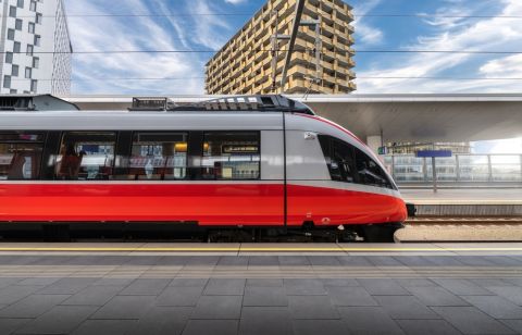 Hong Kong to Beijing and Shanghai, new train cut travel time by half