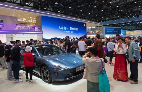 Canada hits Chinese EVs with 100% tariffs