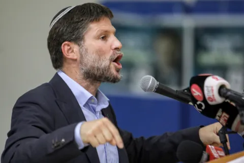 سموتريتش: السلطة الفلسطينية تشجع الإرهاب