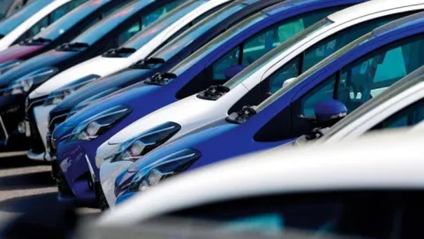الأردن: رفع الضريبة على سيارات الكهرباء وتخفيضها على مركبات البنزين