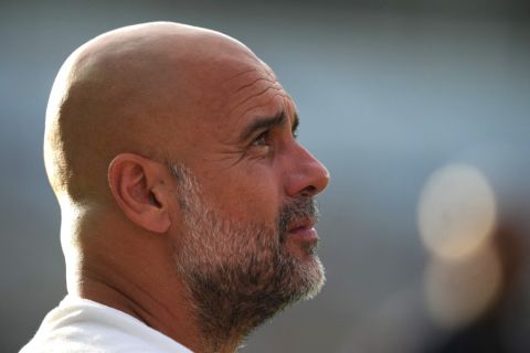 غوارديولا يطمح لمواصلة مسيرته مع مانشستر سيتي