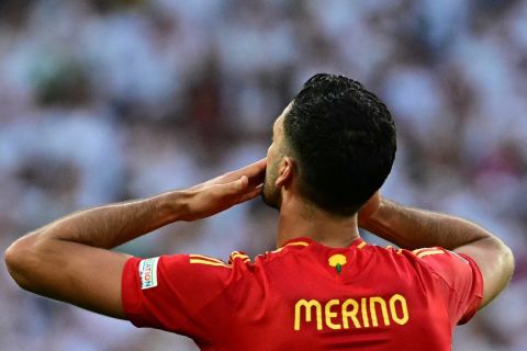 برشلونة ينافس أتلتيكو وآرسنال على نجم يورو 2024