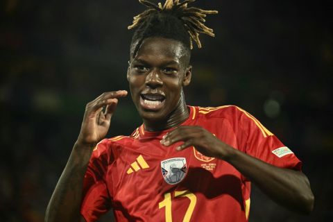 تعاقد ليفربول مع نيكو ويليامز يهدد محمد صلاح