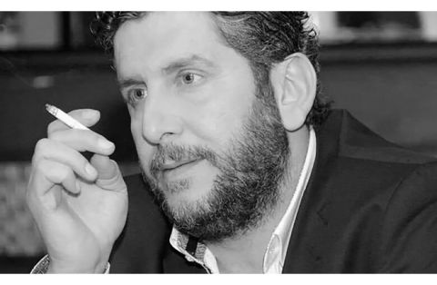 شقيق الفنان الراحل محمد قنوع يصدم الجمهور بسبب الشبه الكبير بينهما.. نسخة طبق الأصل