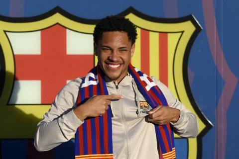 برشلونة يستعد لبيع فيتور روكي هذا الصيف