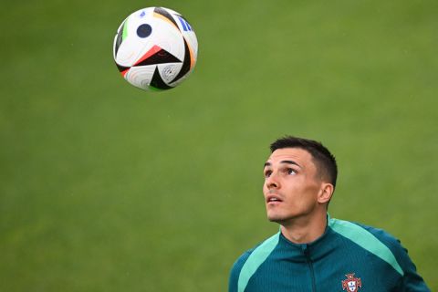 جواو بالينيا يوضح سبب موافقته على الانتقال إلى بايرن ميونخ