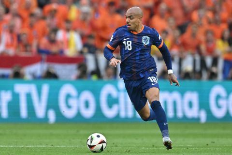 ليفربول وأرسنال يتنافسان على ضم النجم الهولندي دونيل مالين
