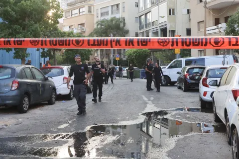 Explosion in Tel Aviv causes casualties, Houthis claim responsibility for