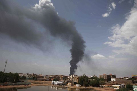 السودان ...مصرع 8 من عائلة واحدة بقصف على مسجد بالفاشر 