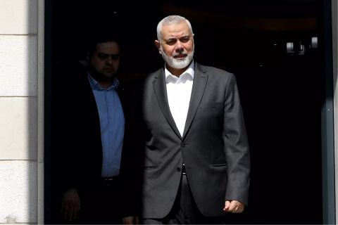 بعد اغتيال هنية: إيران ترفع علم الثأر 