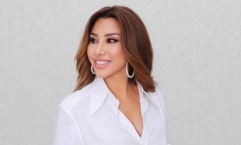 نجوى كرم تتألق بإطلالة صيفية جذابة
