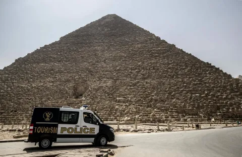 جريمة بشعة في الجيزة: شقيق يقتل أخته ويحرق جثتها