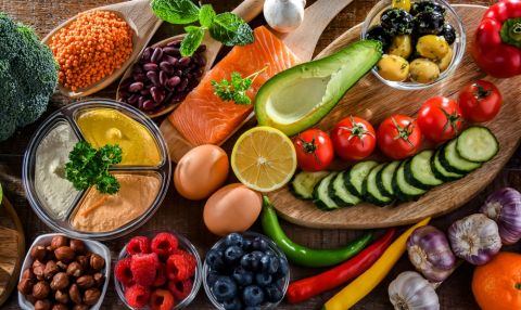 5 Foods to help you improve your mood, brain and mental health