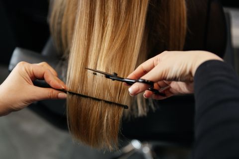 Best days to cut hair on August 2024