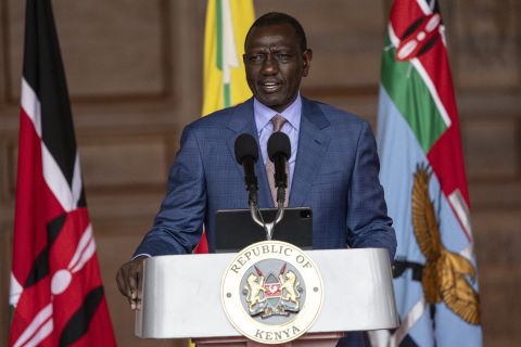 Kenya's Ruto engages S.Sudan opposition to resolve deadlock