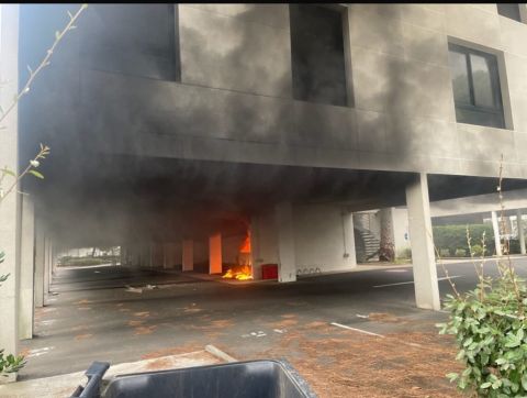 Explosion near Jewish temple in Southern France injures police officer