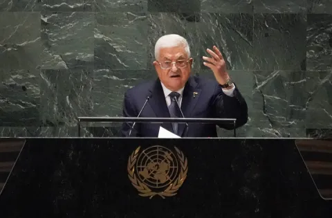 ما هي خطة عباس لإعادة اللاجئين وإعمار غزة؟