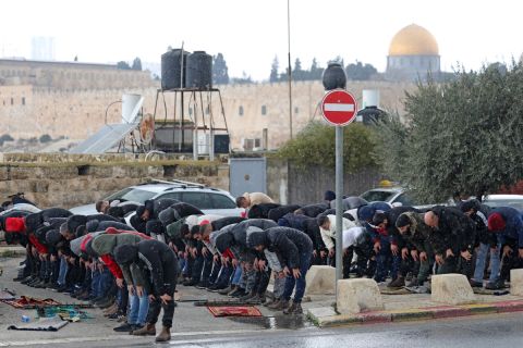 حماس تدعو لجمعة دعم لغزة والقدس.. وبلينكن يؤكد العمل المكثف للتوصل إلى اتفاق