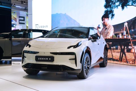 Chinese electric car company claims the world’s fastest charging battery, outpacing Tesla