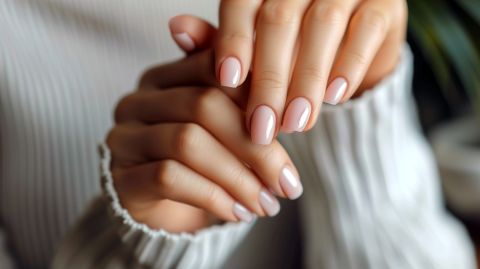 7 Steps to grow stronger, longer nails