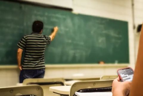ماذا فعلت مصر كي تضع حدا لخوف المعلم من التلميذ؟