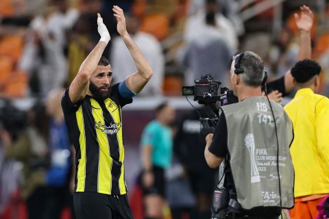 هاتريك لـ بنزيما في انتصار اتحاد جدة الكاسح على الوحدة