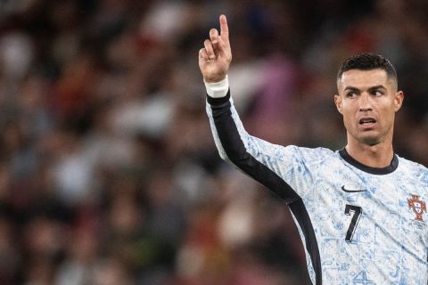 رونالدو يسجل هدفه الـ 900 ويقود البرتغال لهزيمة كرواتيا وإسبانيا تتعادل