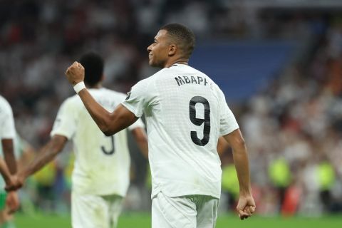 مبابي يسجل هدفين ويمنح ريال مدريد الفوز على بيتيس