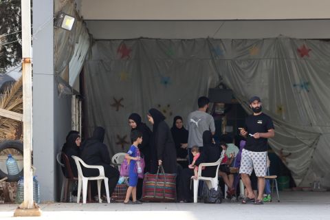 تأمين مراكز إيواء لحوالي 10 آلاف نازح في بيروت