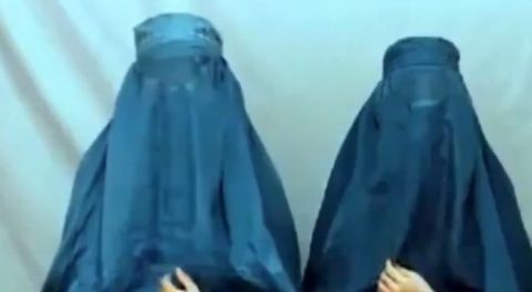 Afghani women sing to protest Taliban's voice ban