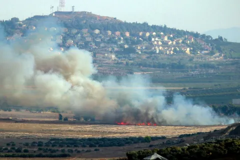 Israeli airstrike hits U.N. school in Gaza, killing 14 civilians