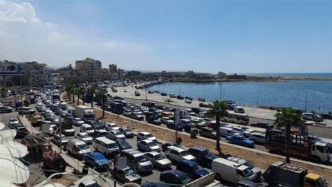 نزوح جماعي لسكان الجنوب اللبناني بسبب شدة الغارات الإسرائيلية