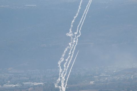 20 شهيدا بينهم 19 سوريا في غارة اسرائيلية شرق لبنان