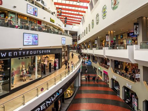 Gunfire erupts at Tel Aviv’s Azrieli Mall, casualties reported