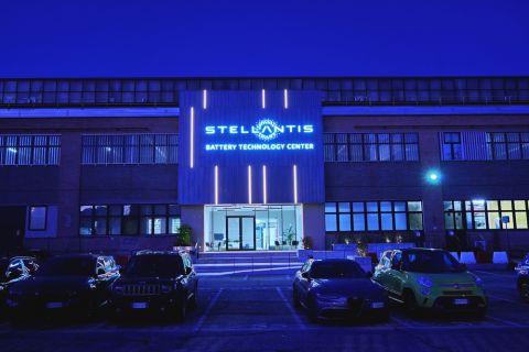 Stellantis invests $400m in EV push across 3 Michigan plants