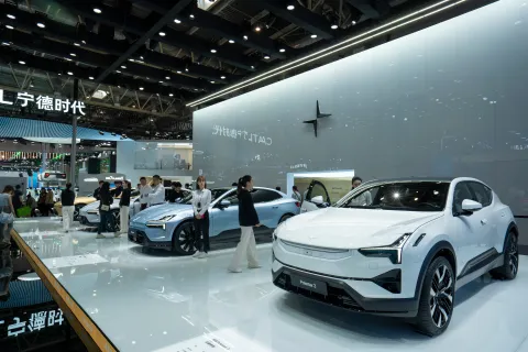 Chinese commerce minister to visit EU in last push against EV tariffs