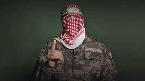 شاهد ... عملية إطلاق نار في تل أبيب وإصابة 10 أشخاص 